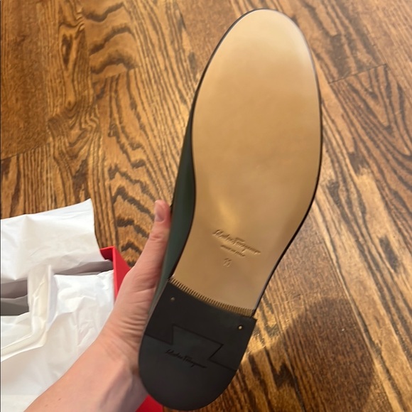 Salvatore Ferragamo Green Flats with Elegant Buckle and Sleek Design-NWT-Ottone - Picture 3 of 6